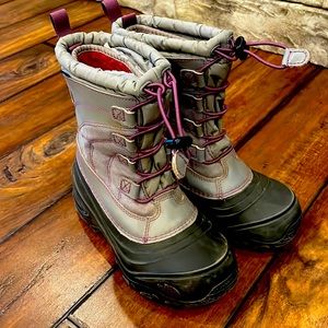 North face snow boots size 2.